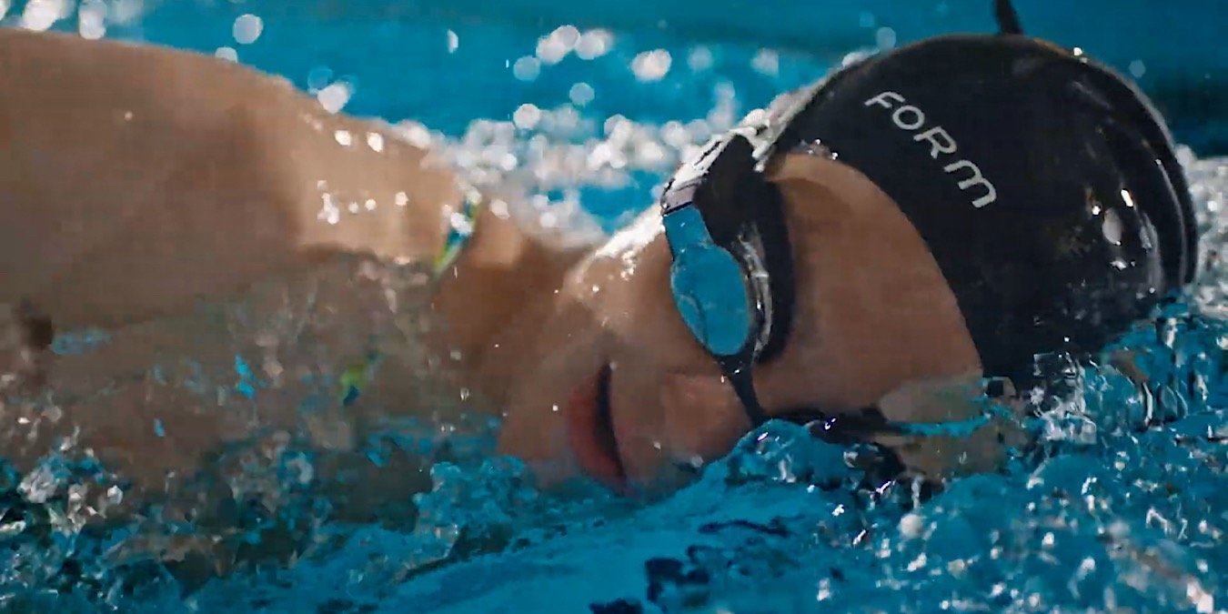 News Form Smart Swim Goggles Underwater