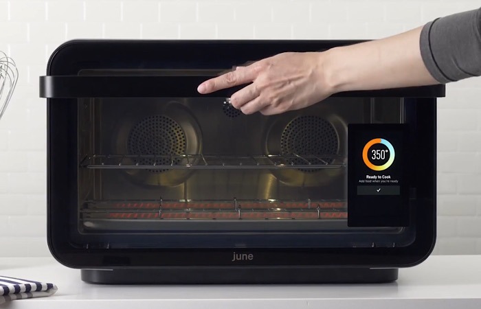 Smart Ovens Are Reportedly Preheating by Themselves in the Middle of