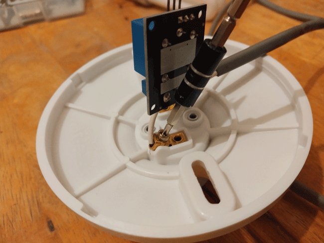 Screwing Relay To Light Bulb Socket