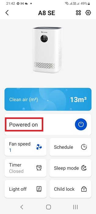 Smart purifier visible and powered on in manufacturer app.