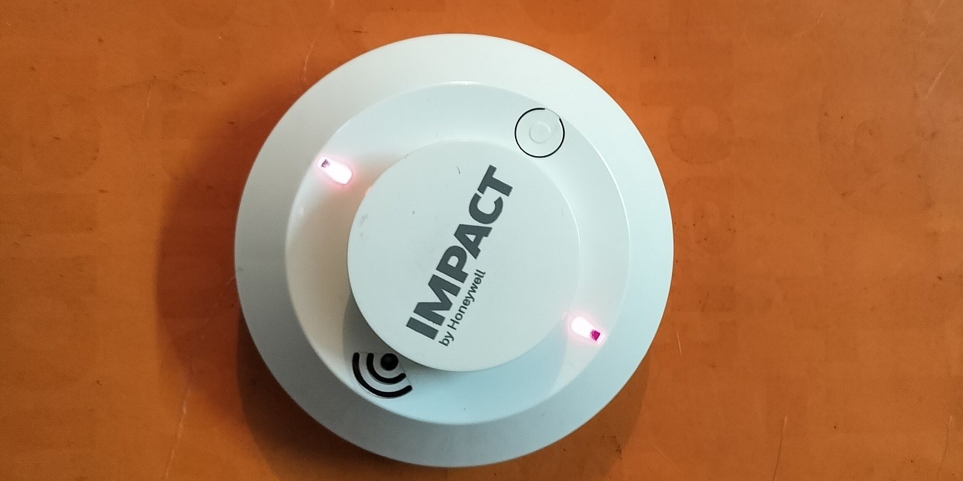 Featured Image of How Wireless Smoke Detectors Work